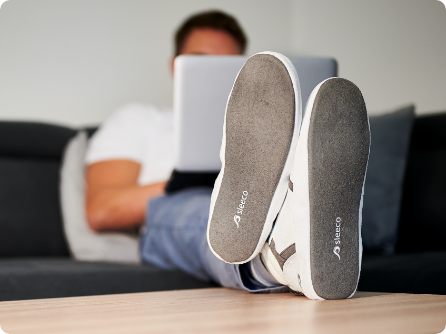 schicke sportliche Hausschuhe für Männer und Frauen. Hausschuhe im echten Sneaker Look. sleeco - The Indoor-Sneaker