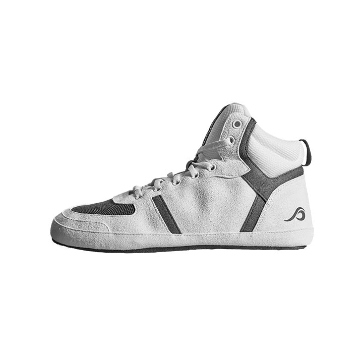 sleeco- The Indoor-Sneaker. Sportlich bequemer Hausschuh im Sneaker-Look; Farbe Weiß; Seitenansicht